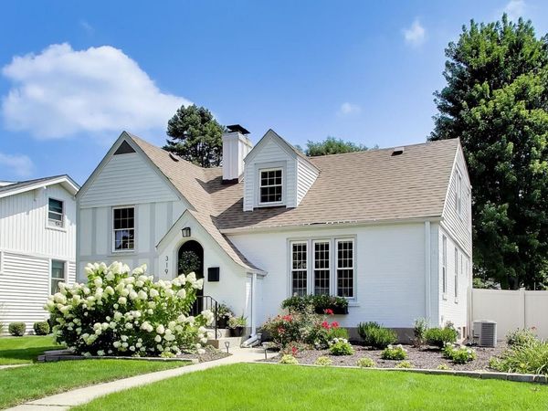 319 N Oaklawn Avenue , Elmhurst, IL 60126