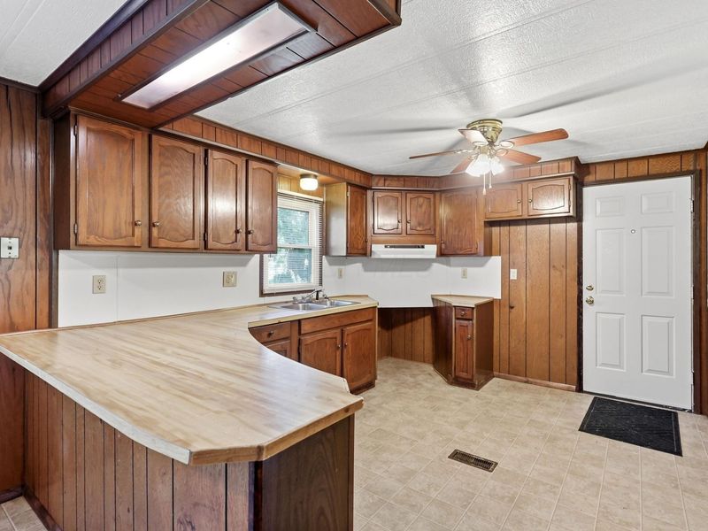 4748 Walker Street, Springfield, OH 45505 Photo 11