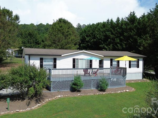 51 Little Hungry Road, Hendersonville, NC 28792