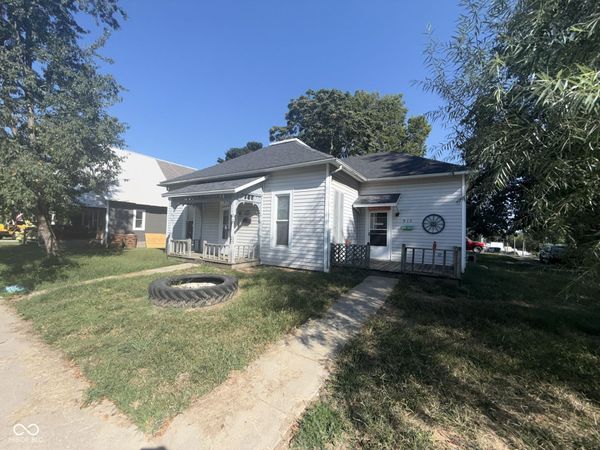 912 W Market Street, Crawfordsville, IN 47933