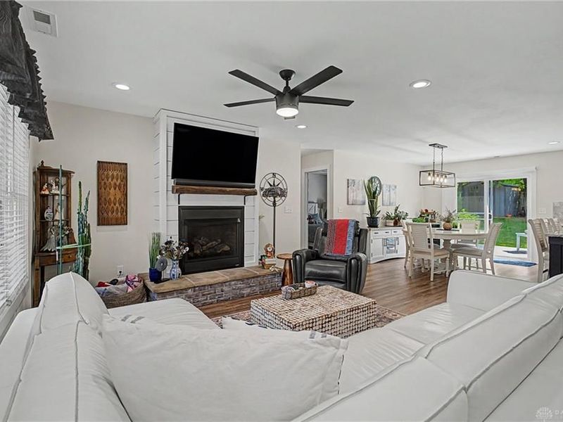 511 Colony Trail, New Carlisle, OH 45344 Photo 9