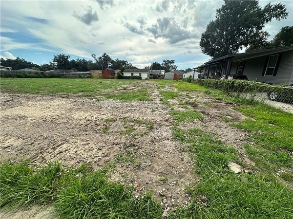 OAK Avenue , Harahan, LA 70123