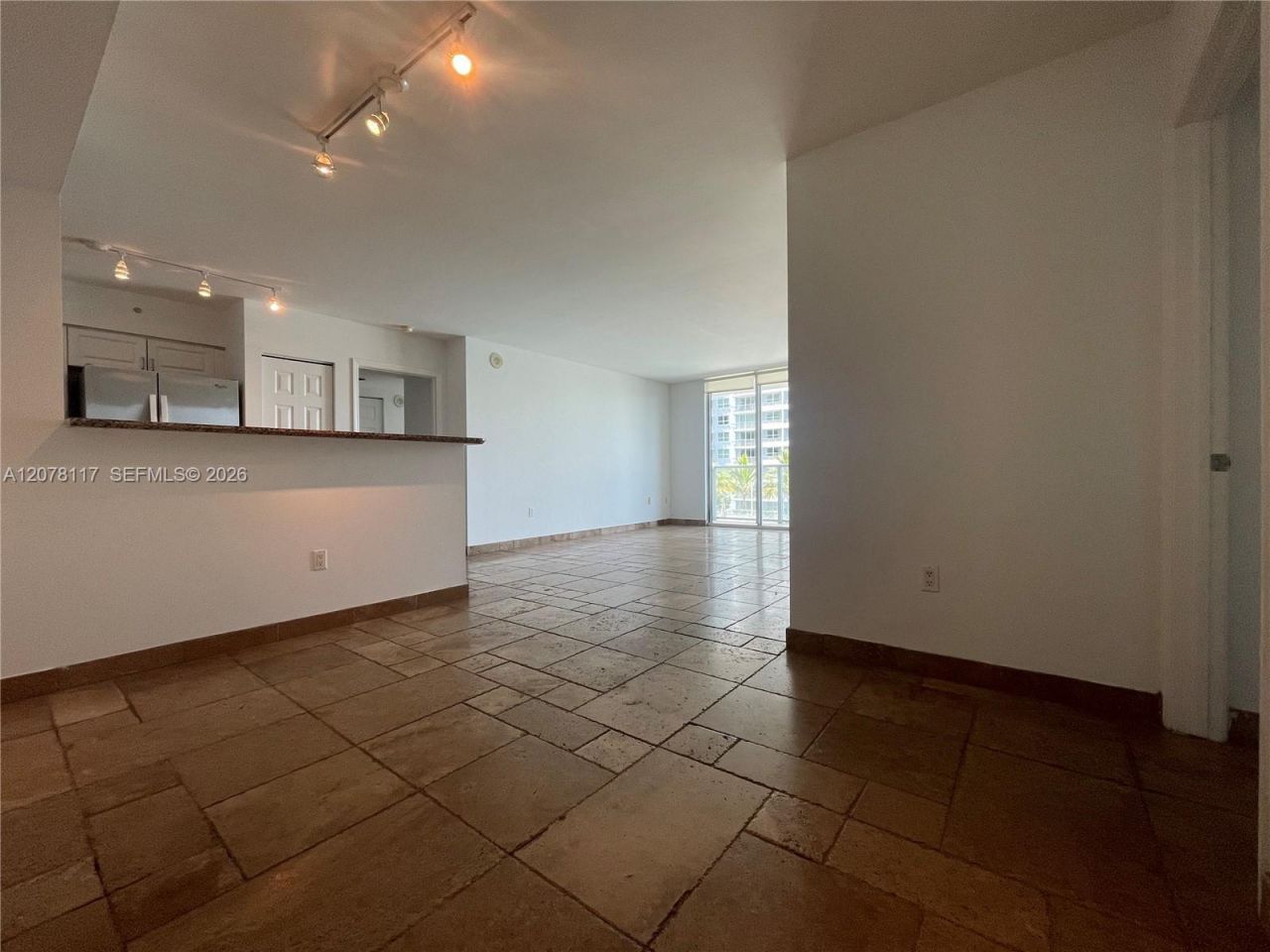 1155 Brickell Bay Dr , Unit 808, Miami, FL 33131 Photo