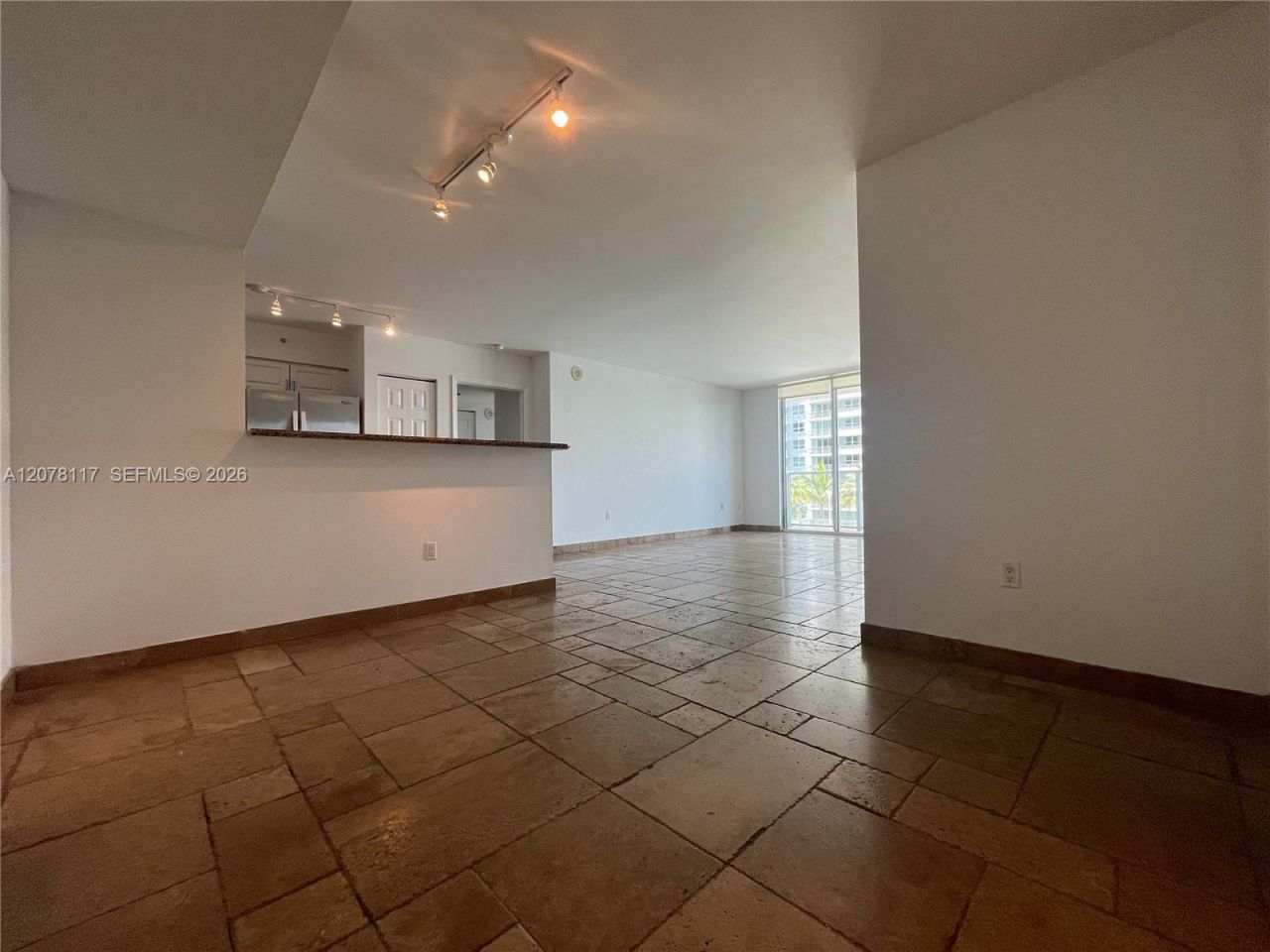 1155 Brickell Bay Dr , Unit 808, Miami, FL 33131 Photo