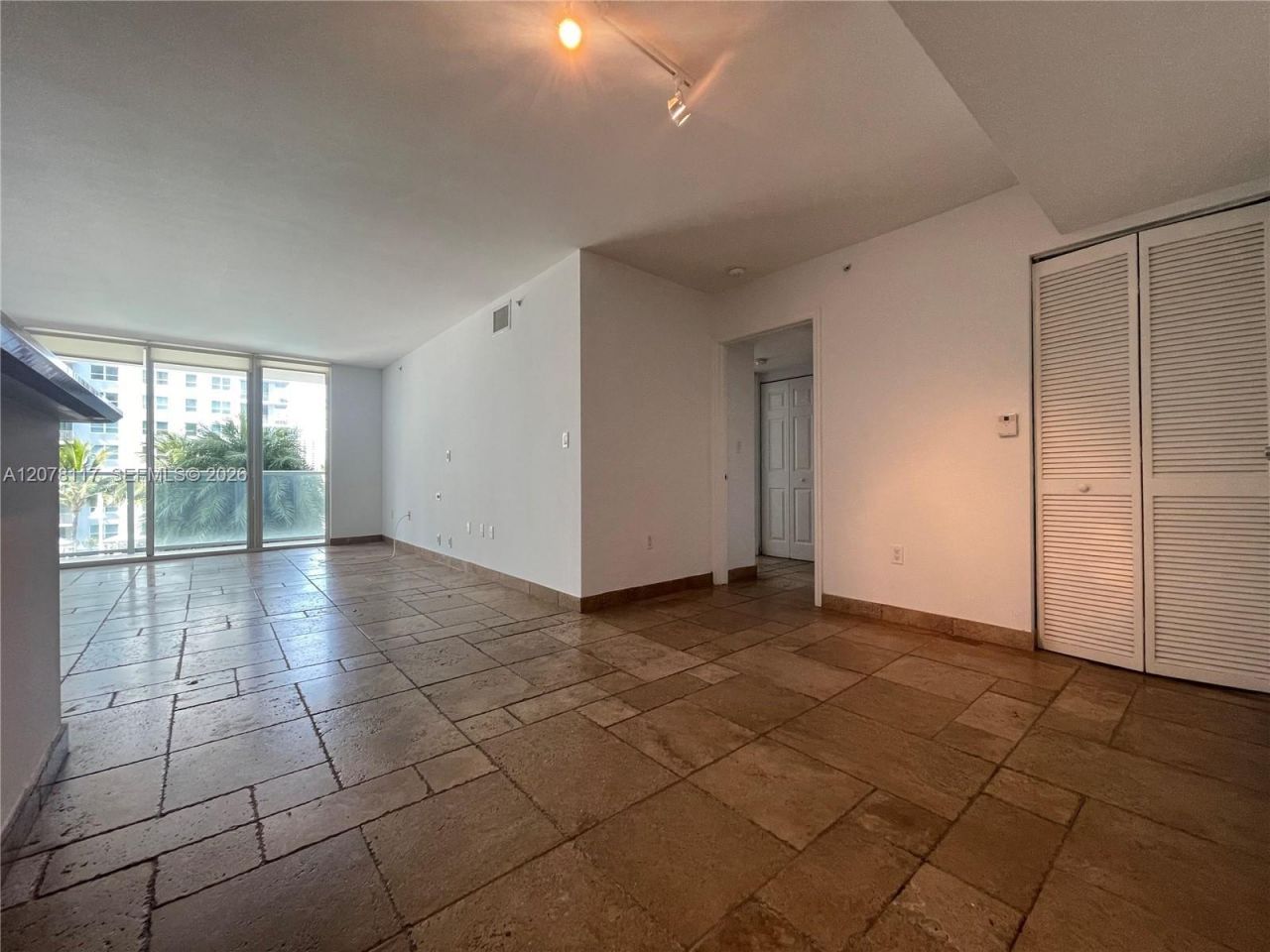 1155 Brickell Bay Dr , Unit 808, Miami, FL 33131 Photo
