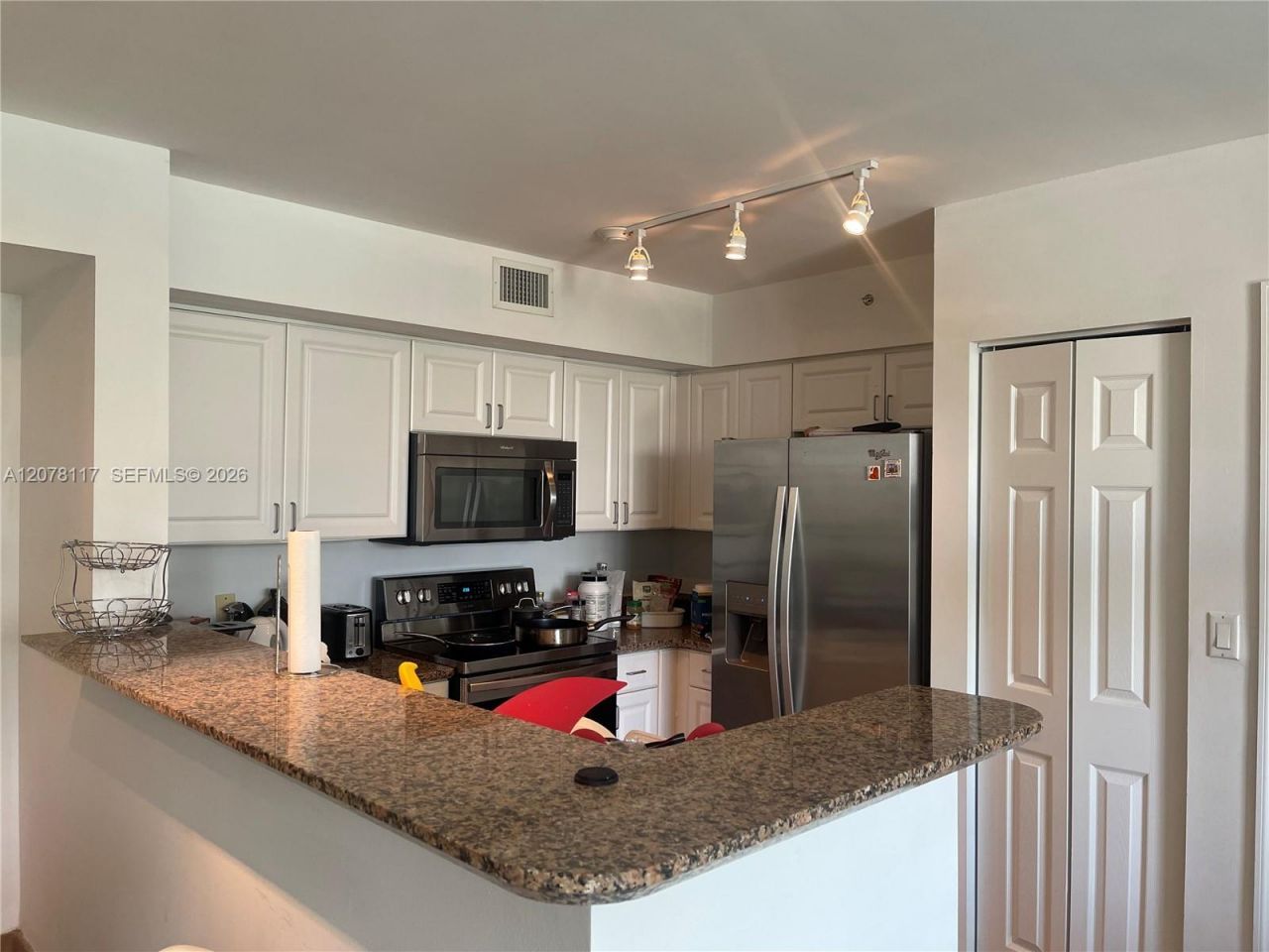 1155 Brickell Bay Dr , Unit 808, Miami, FL 33131 Photo