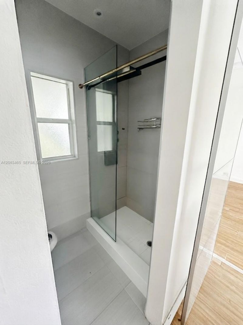 648 NE 80th St, Unit 10, Miami, FL 33138 Photo