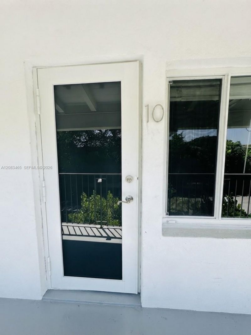 648 NE 80th St, Unit 10, Miami, FL 33138 Photo