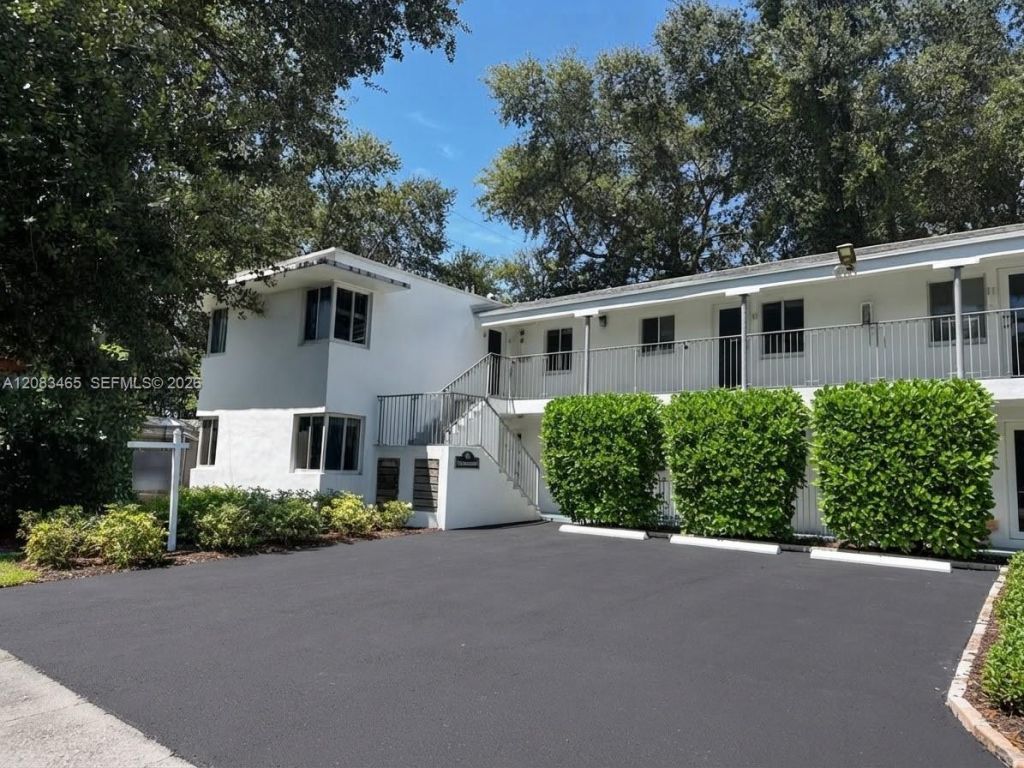 648 NE 80th St, Unit 10, Miami, FL 33138 Photo