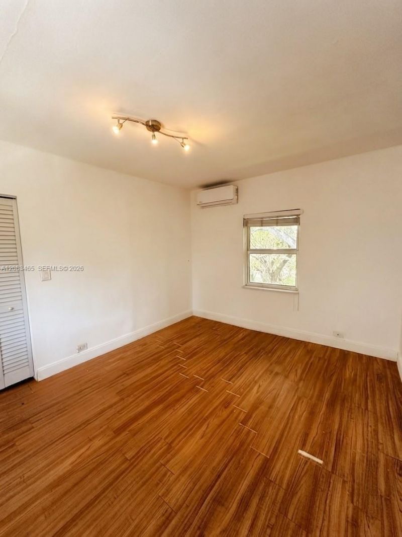 648 NE 80th St, Unit 10, Miami, FL 33138 Photo