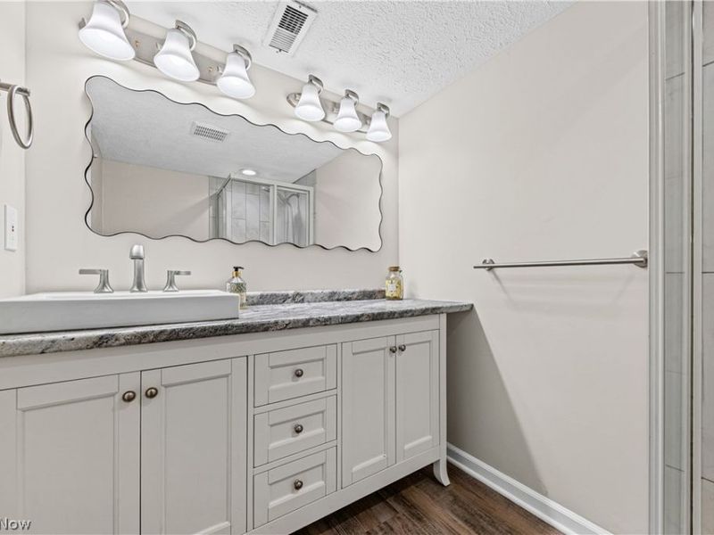 7879 Cresthill Drive, Seven Hills, OH 44131 Photo 18