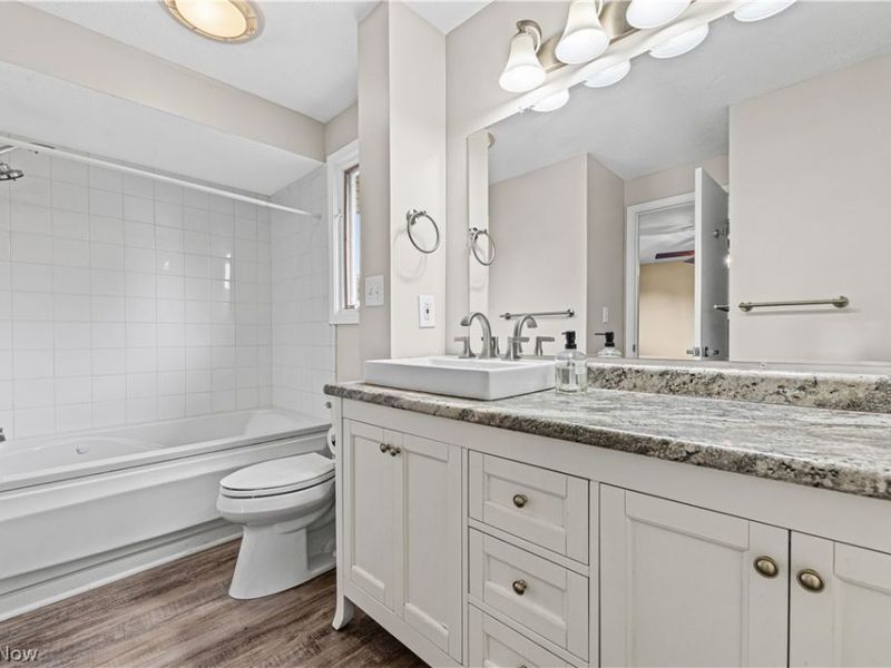 7879 Cresthill Drive, Seven Hills, OH 44131 Photo 28