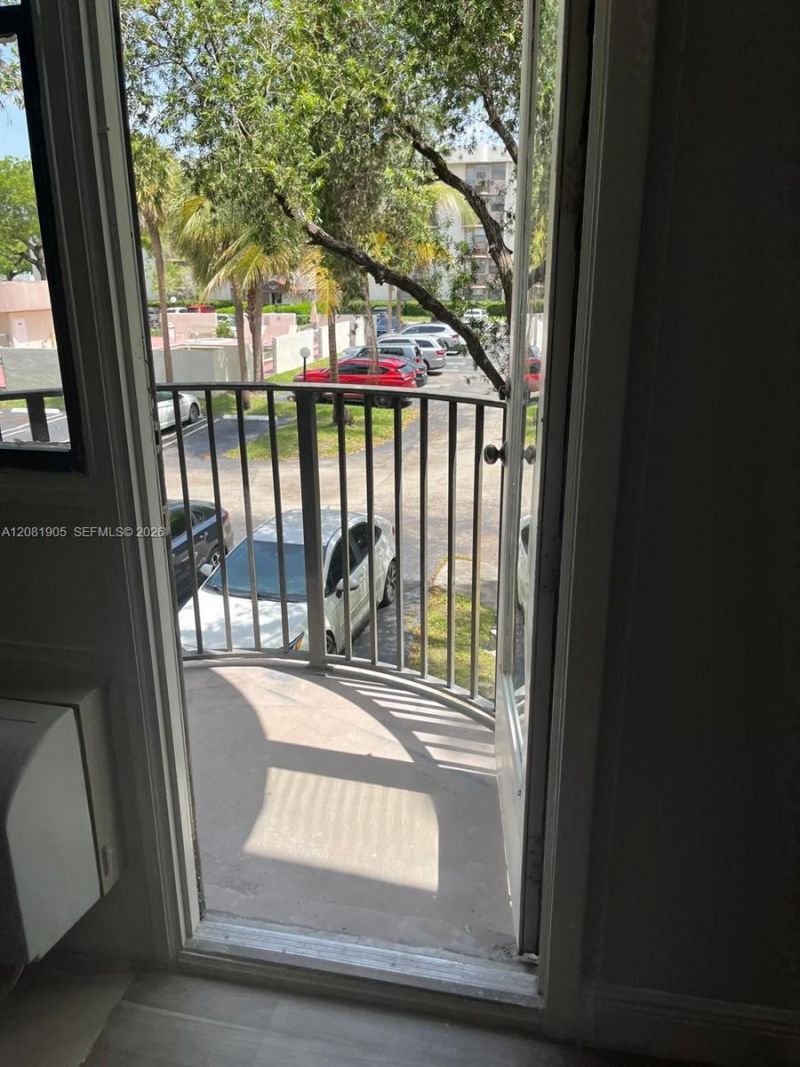 2701 Riverside Dr , Unit 203-B, Coral Springs, FL 33065 Photo