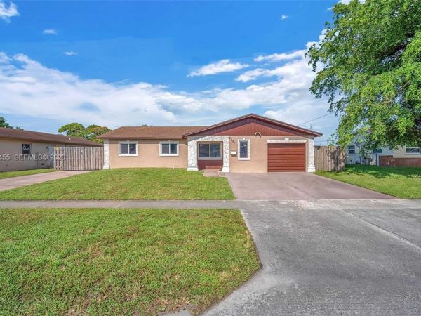 2351 NW 60th Ter, Sunrise, FL 33313