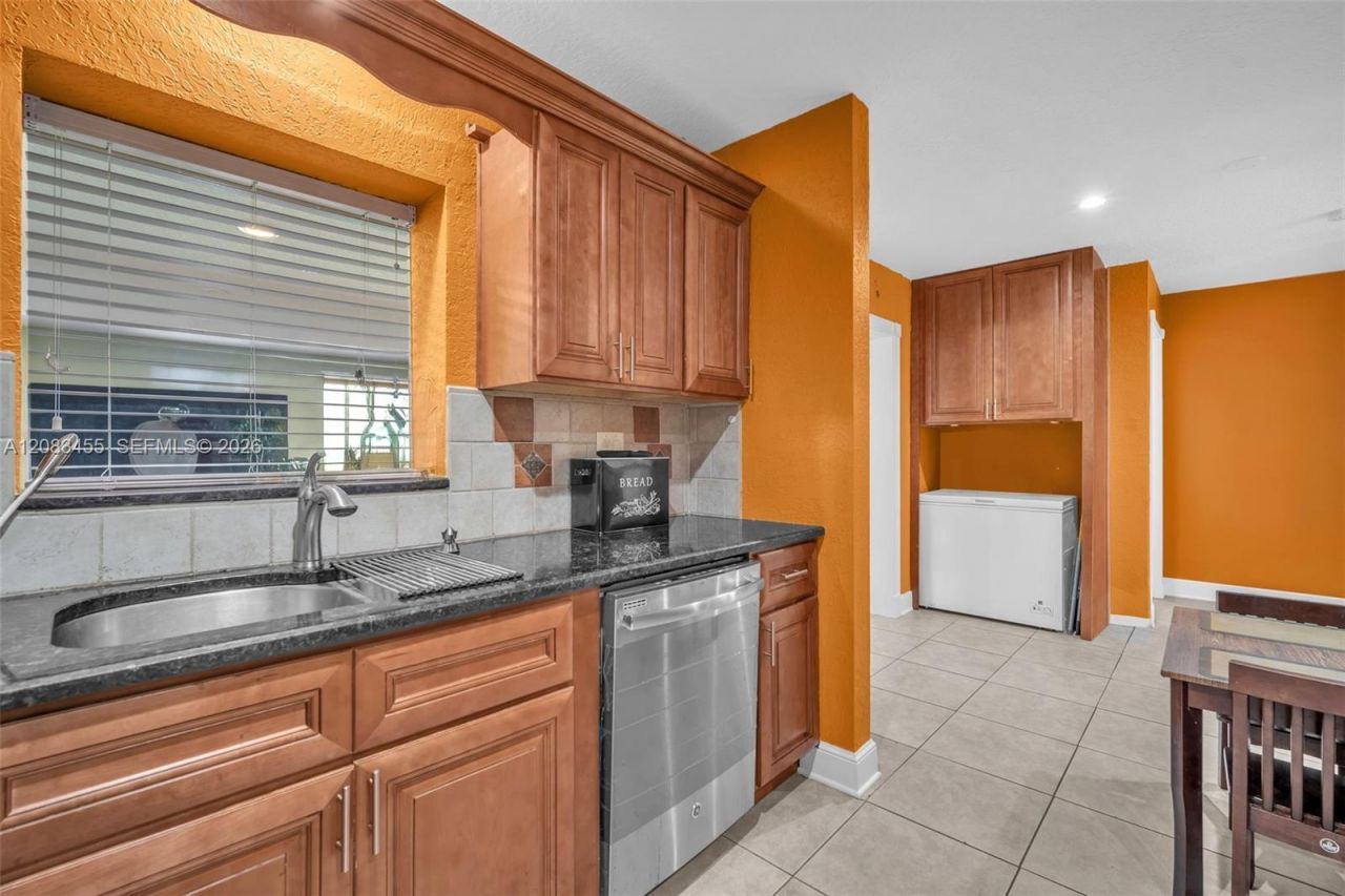2351 NW 60th Ter, Sunrise, FL 33313 Photo