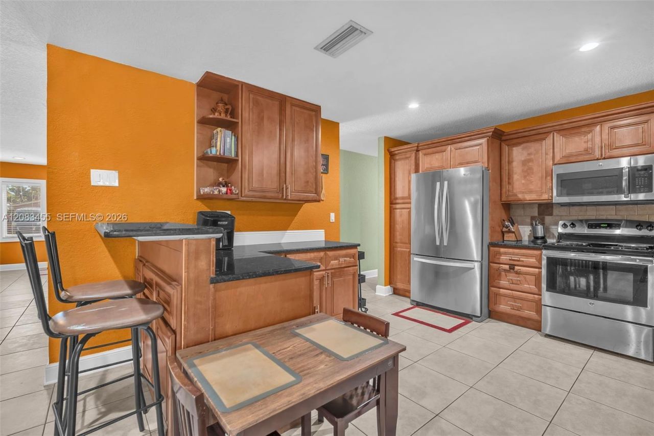 2351 NW 60th Ter, Sunrise, FL 33313 Photo