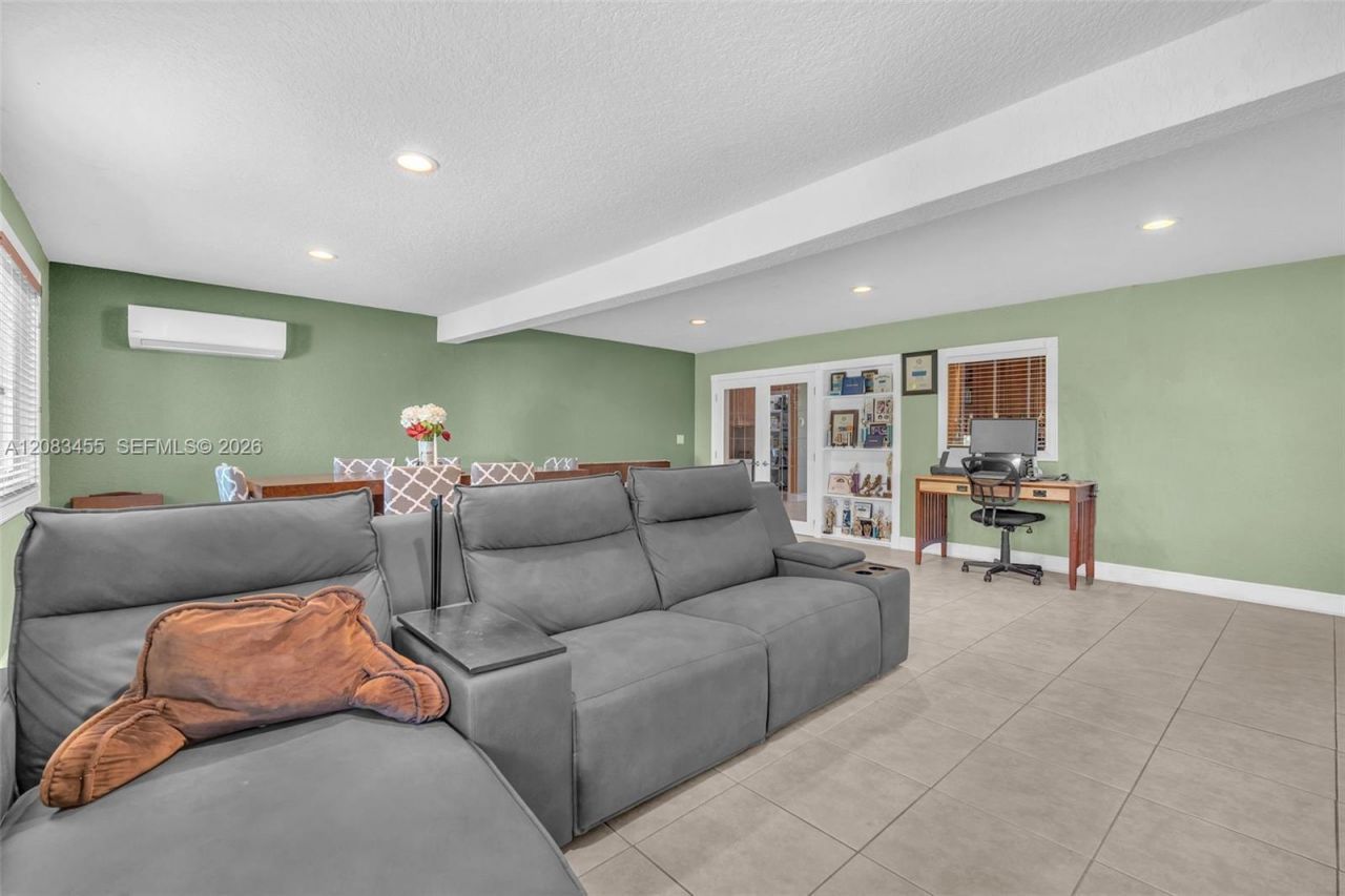 2351 NW 60th Ter, Sunrise, FL 33313 Photo