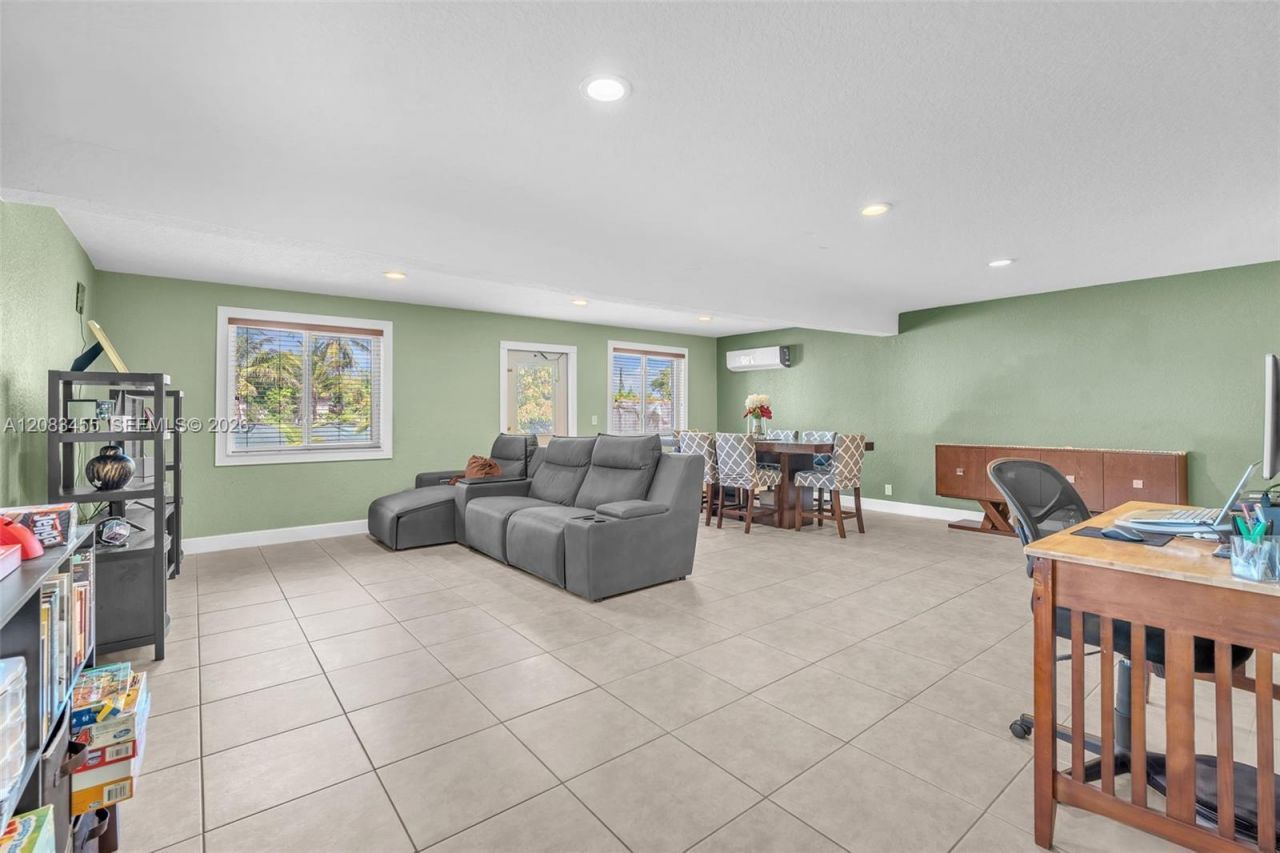 2351 NW 60th Ter, Sunrise, FL 33313 Photo