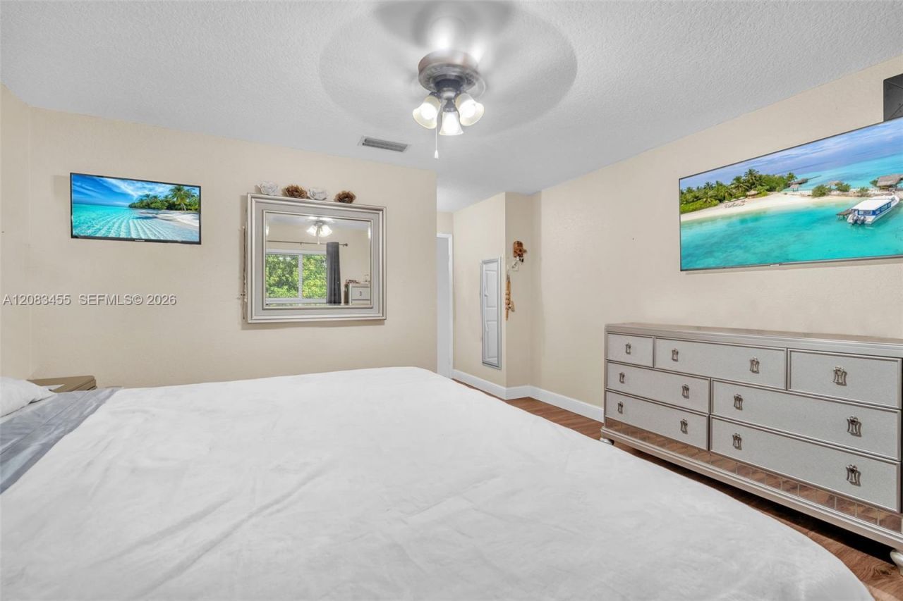 2351 NW 60th Ter, Sunrise, FL 33313 Photo