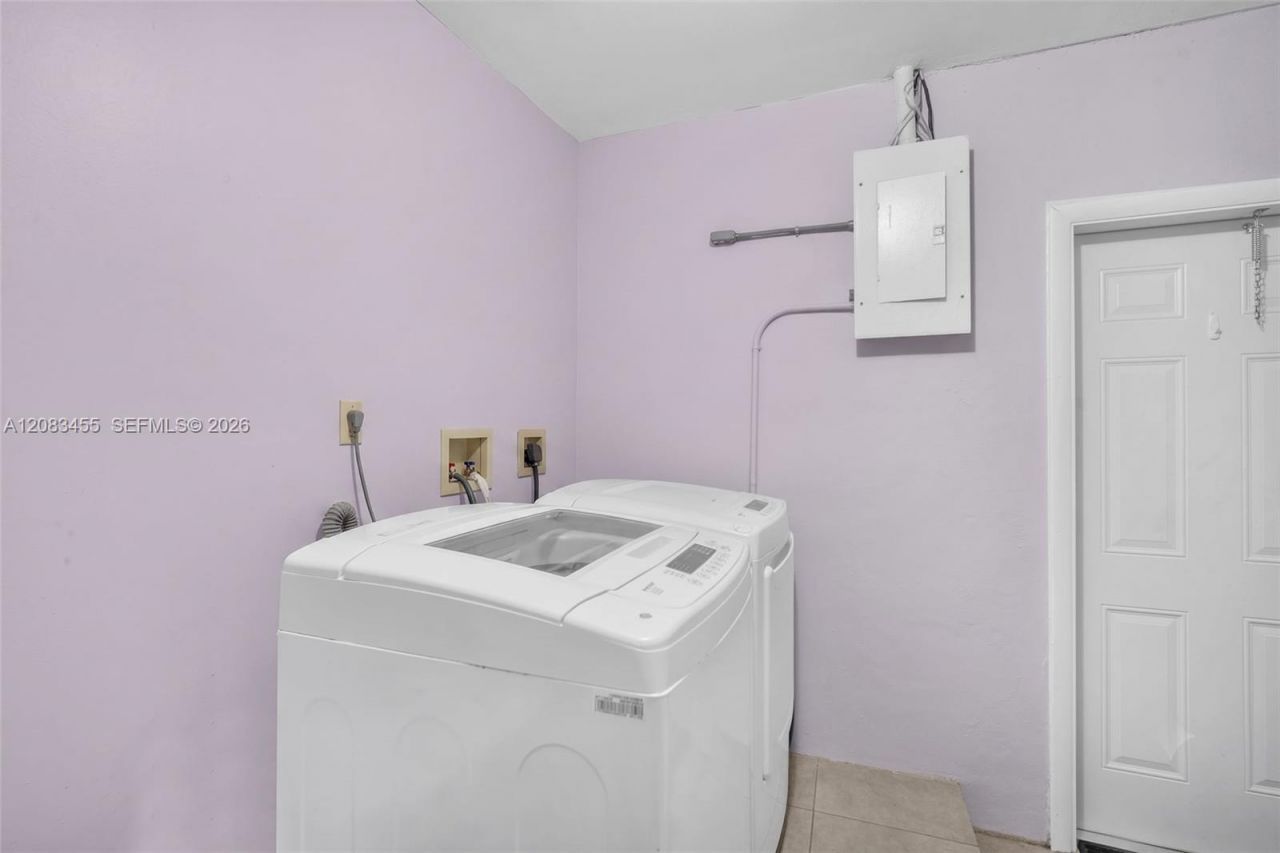 2351 NW 60th Ter, Sunrise, FL 33313 Photo