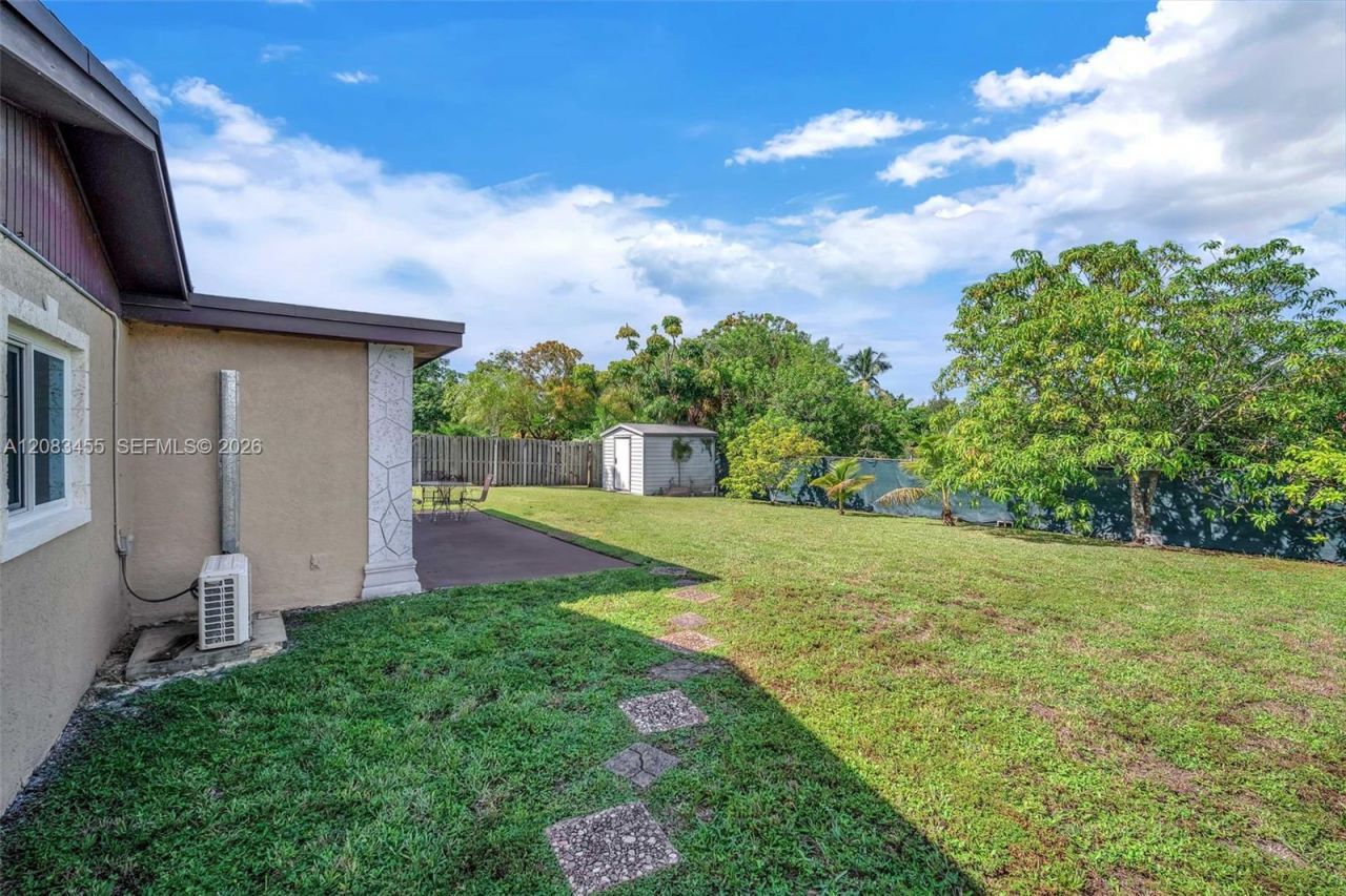 2351 NW 60th Ter, Sunrise, FL 33313 Photo