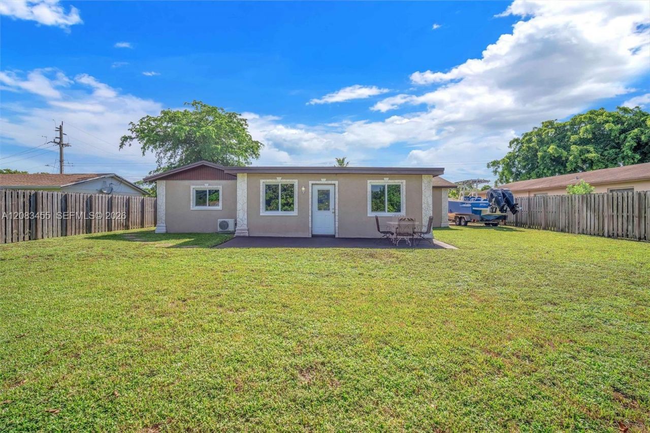 2351 NW 60th Ter, Sunrise, FL 33313 Photo