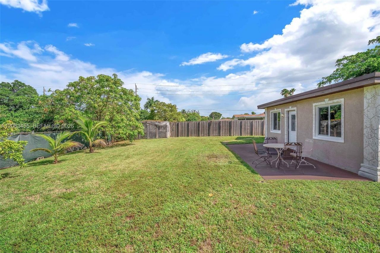 2351 NW 60th Ter, Sunrise, FL 33313 Photo