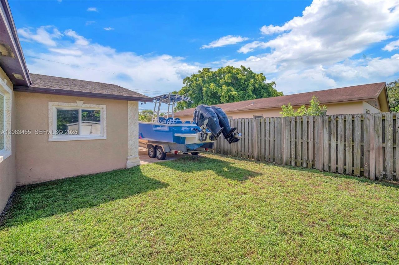 2351 NW 60th Ter, Sunrise, FL 33313 Photo