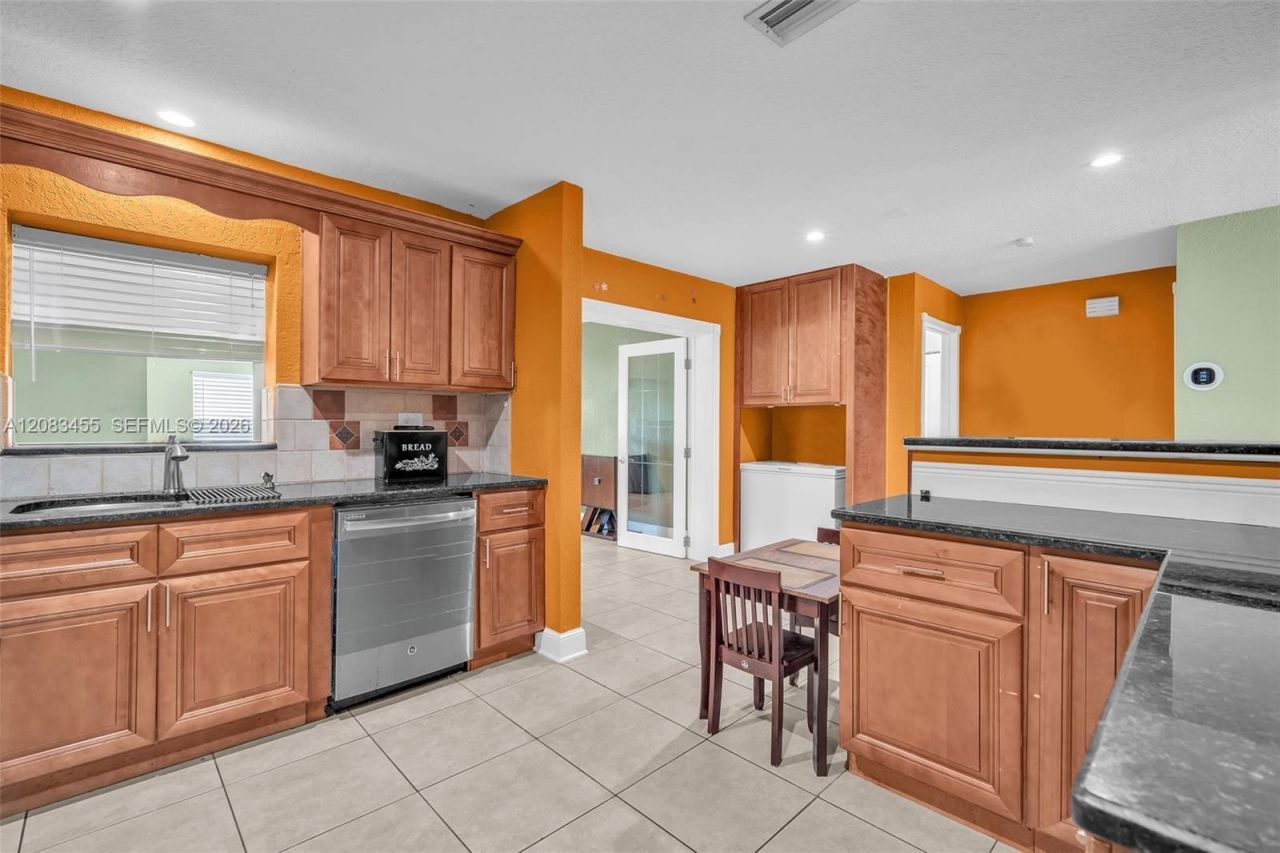 2351 NW 60th Ter, Sunrise, FL 33313 Photo
