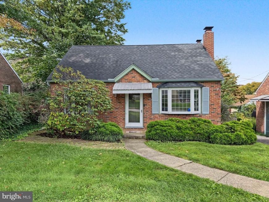 172 Edgewood Road, York, PA 17402 Main Photo