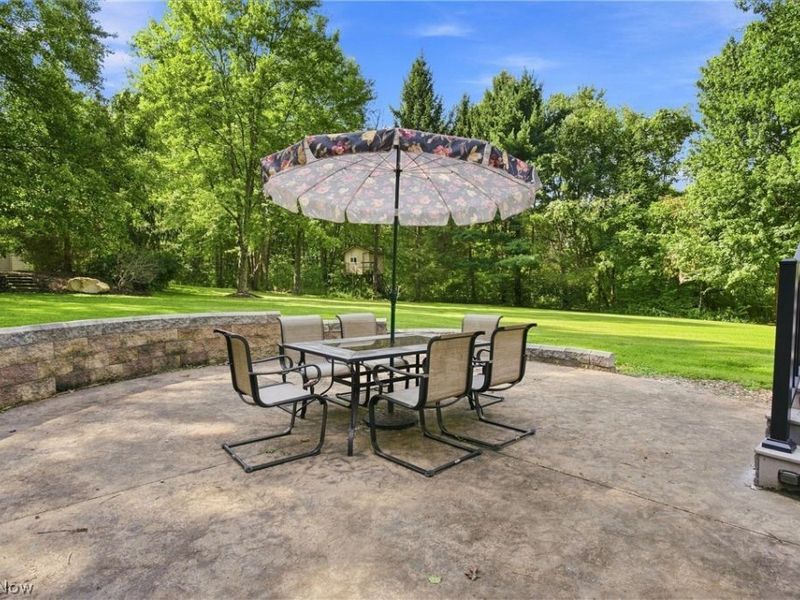 11089 Carriage Hill Drive, Chagrin Falls, OH 44023 Photo 16