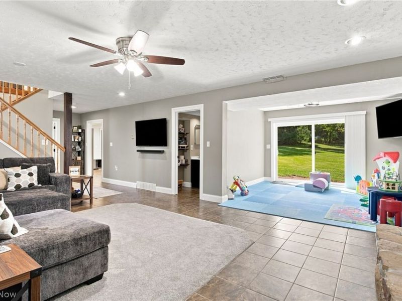 11089 Carriage Hill Drive, Chagrin Falls, OH 44023 Photo 22