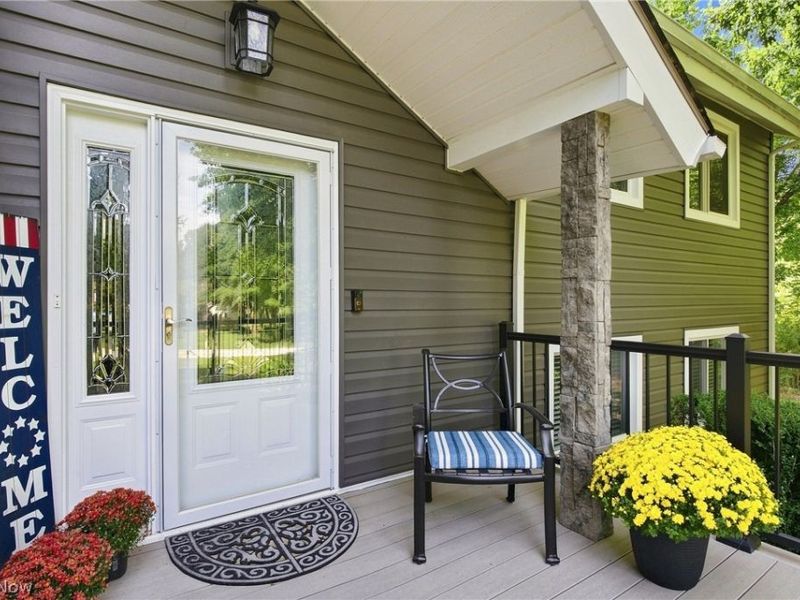 11089 Carriage Hill Drive, Chagrin Falls, OH 44023 Photo 3