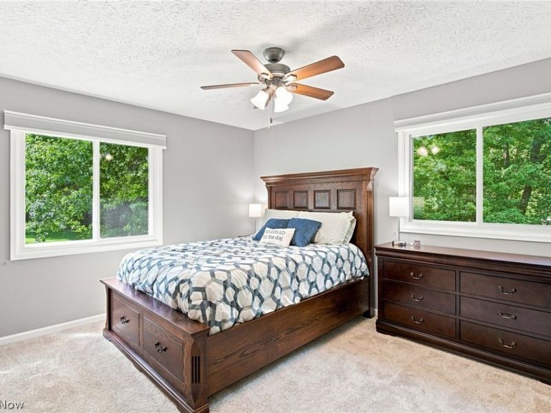 11089 Carriage Hill Drive, Chagrin Falls, OH 44023 Photo 9