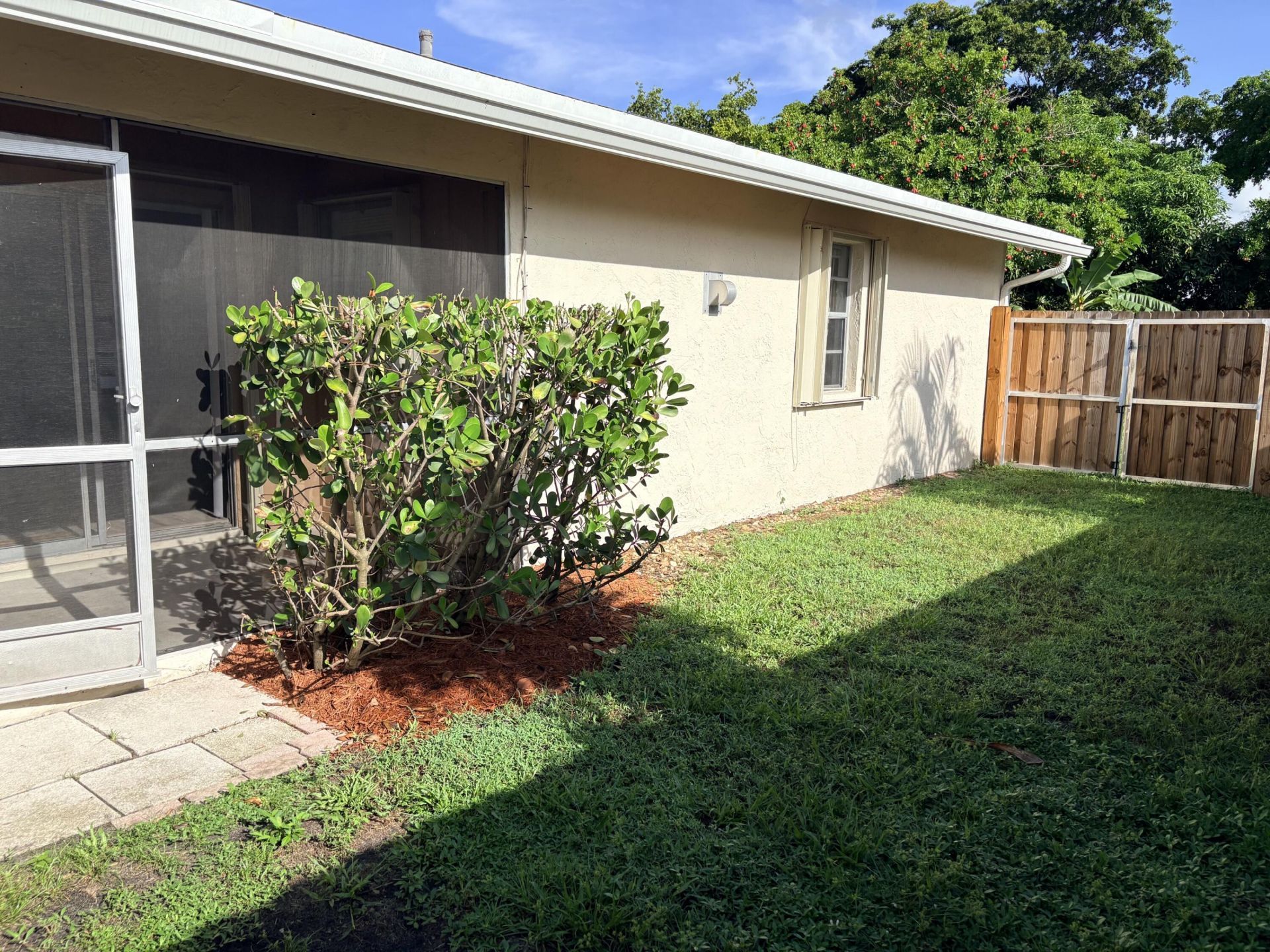 8732 Satalite Terrace, Lake Park, FL 33403 Photo