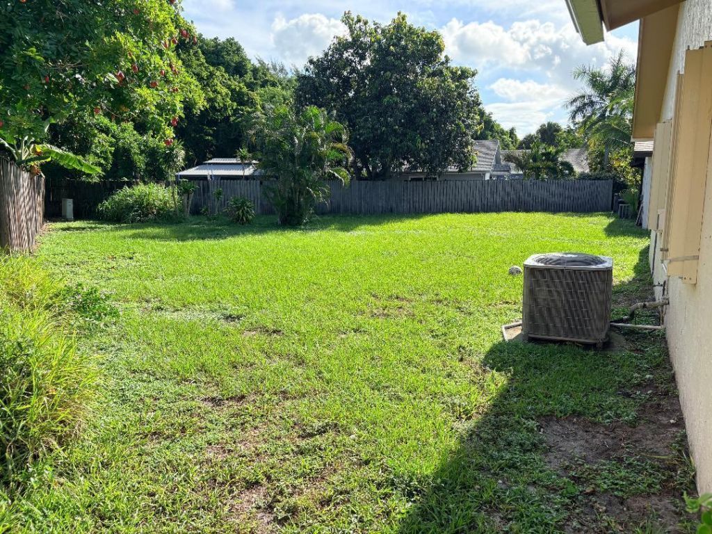 8732 Satalite Terrace, Lake Park, FL 33403 Photo