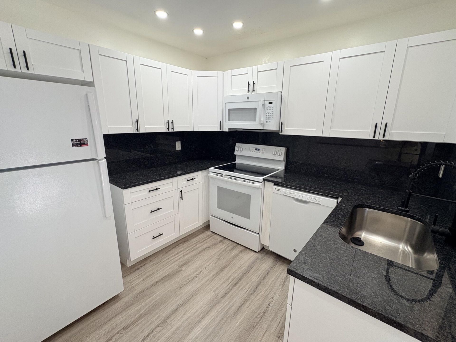 8732 Satalite Terrace, Lake Park, FL 33403 Photo