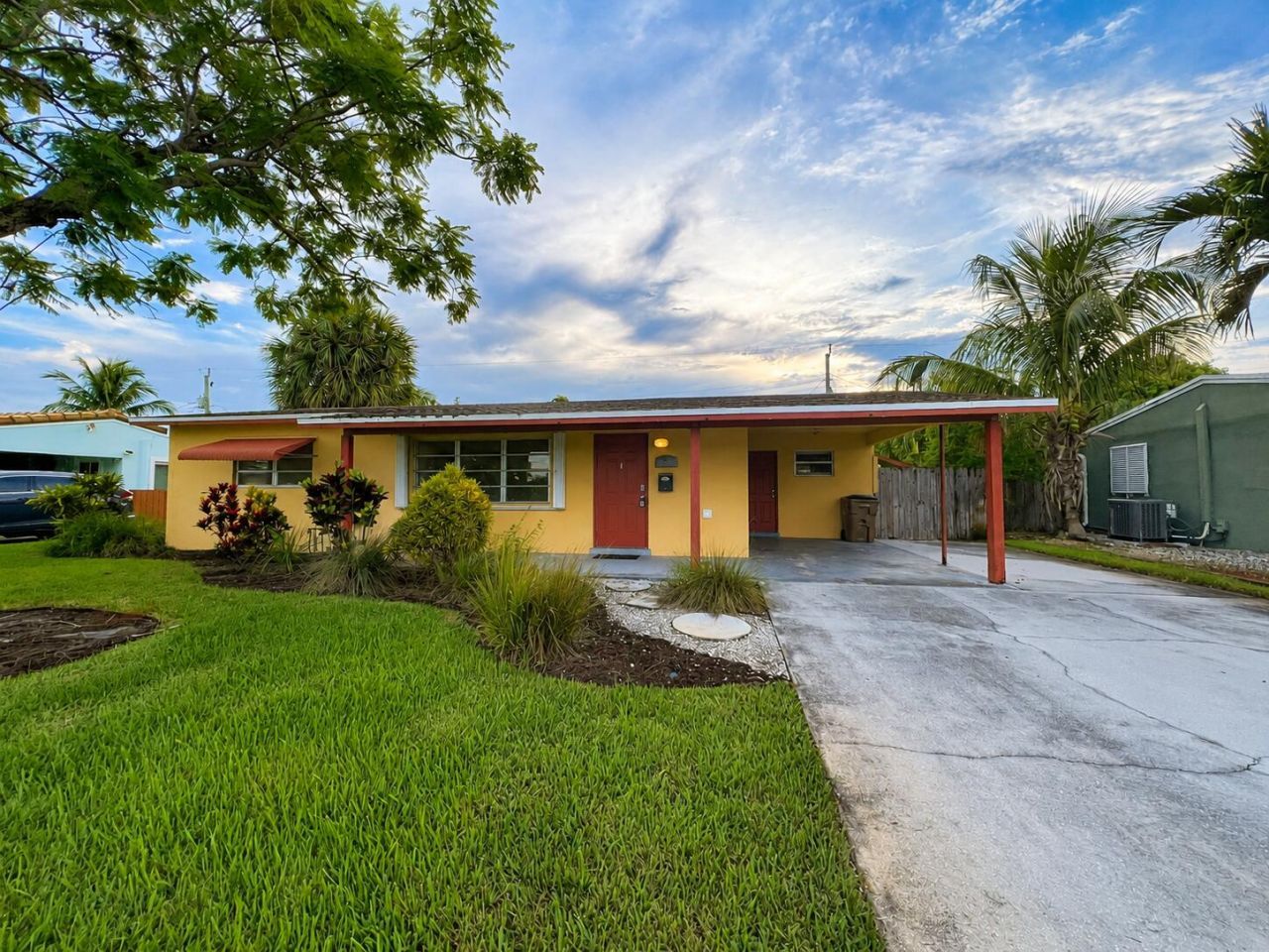 1401 S Deerfield Avenue, Deerfield Beach, FL 33441 Main Photo