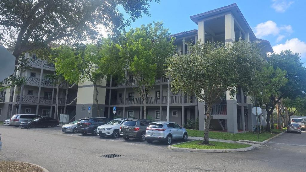 2801 Riverside Drive, Unit 107-S, Coral Springs, FL 33065 Photo