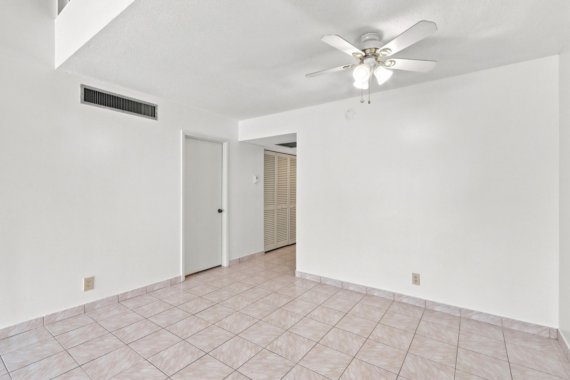 2538 Boundbrook Drive S, Unit 137, West Palm Beach, FL 33406 Photo