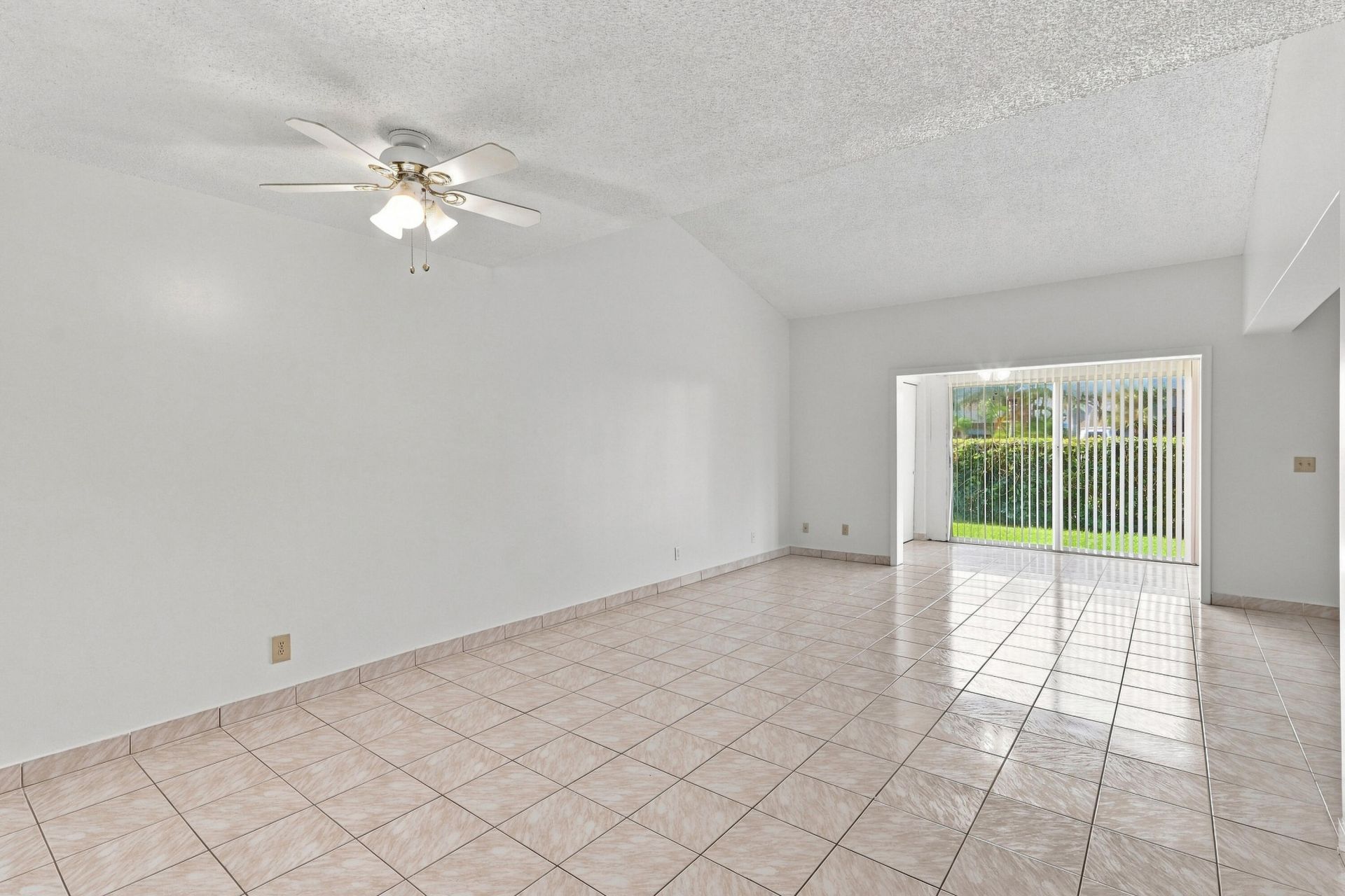 2538 Boundbrook Drive S, Unit 137, West Palm Beach, FL 33406 Photo