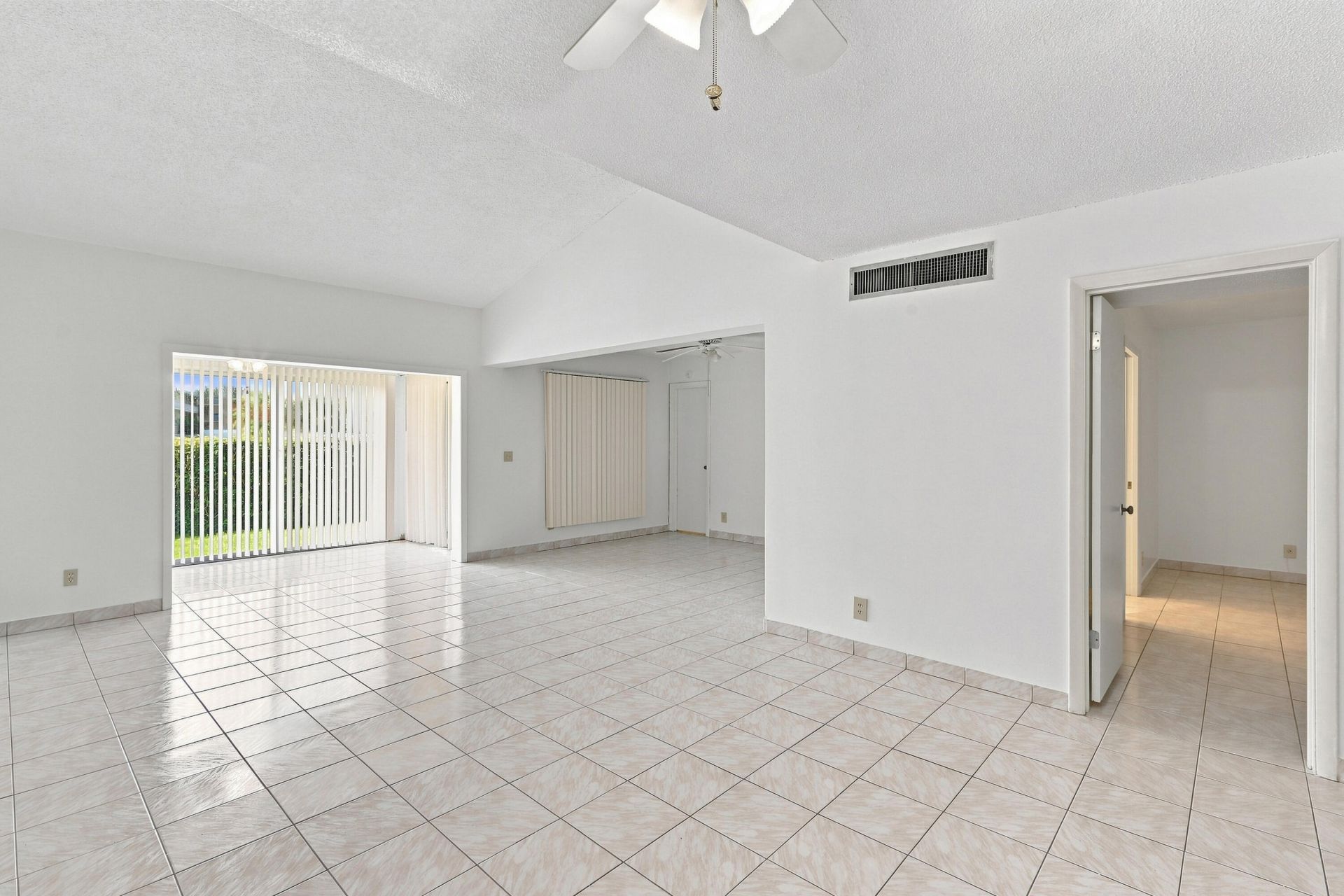 2538 Boundbrook Drive S, Unit 137, West Palm Beach, FL 33406 Photo