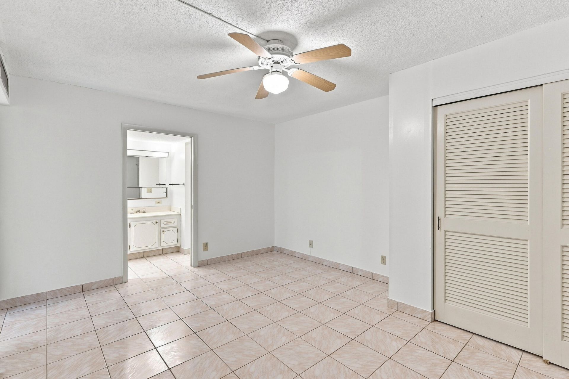 2538 Boundbrook Drive S, Unit 137, West Palm Beach, FL 33406 Photo