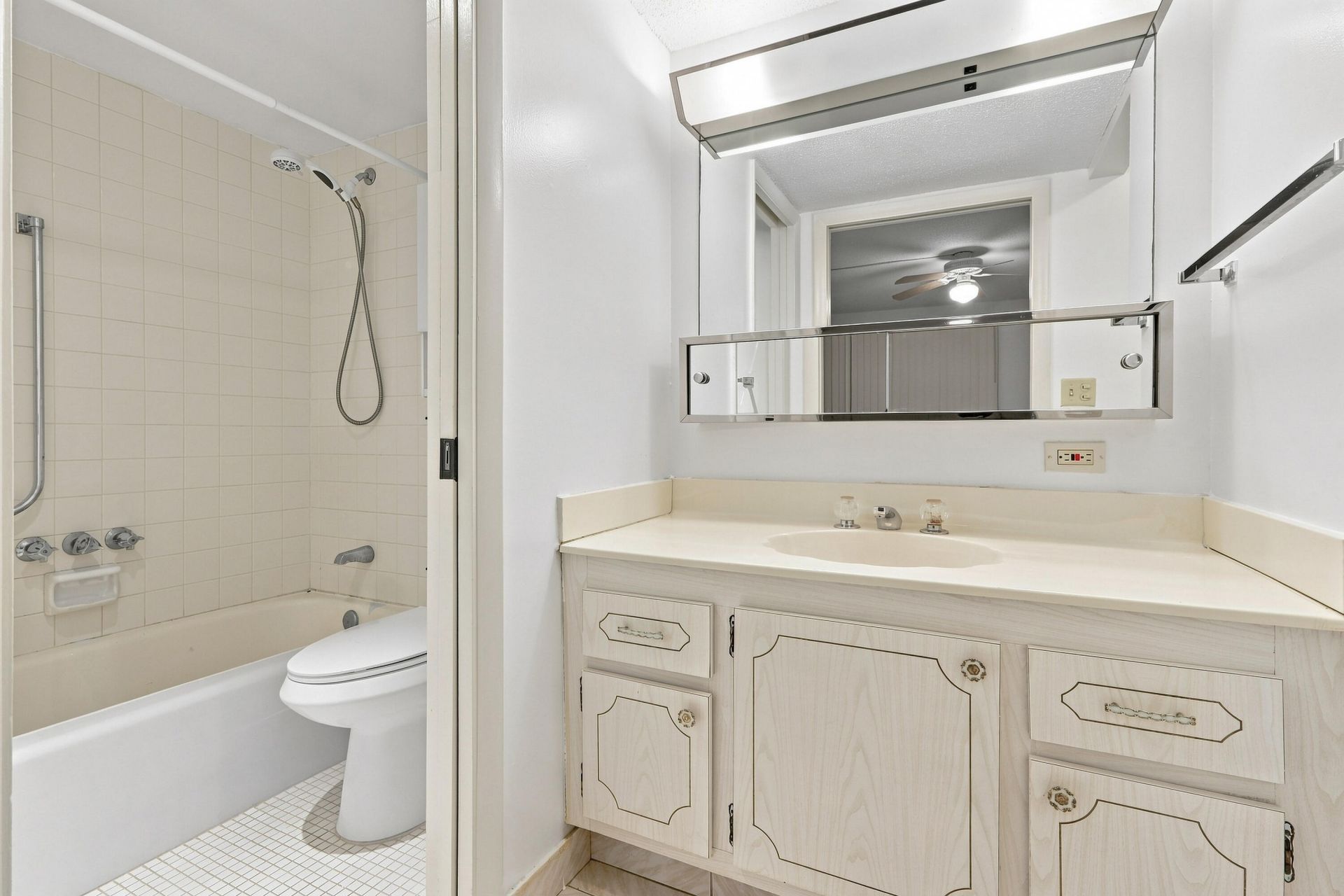 2538 Boundbrook Drive S, Unit 137, West Palm Beach, FL 33406 Photo