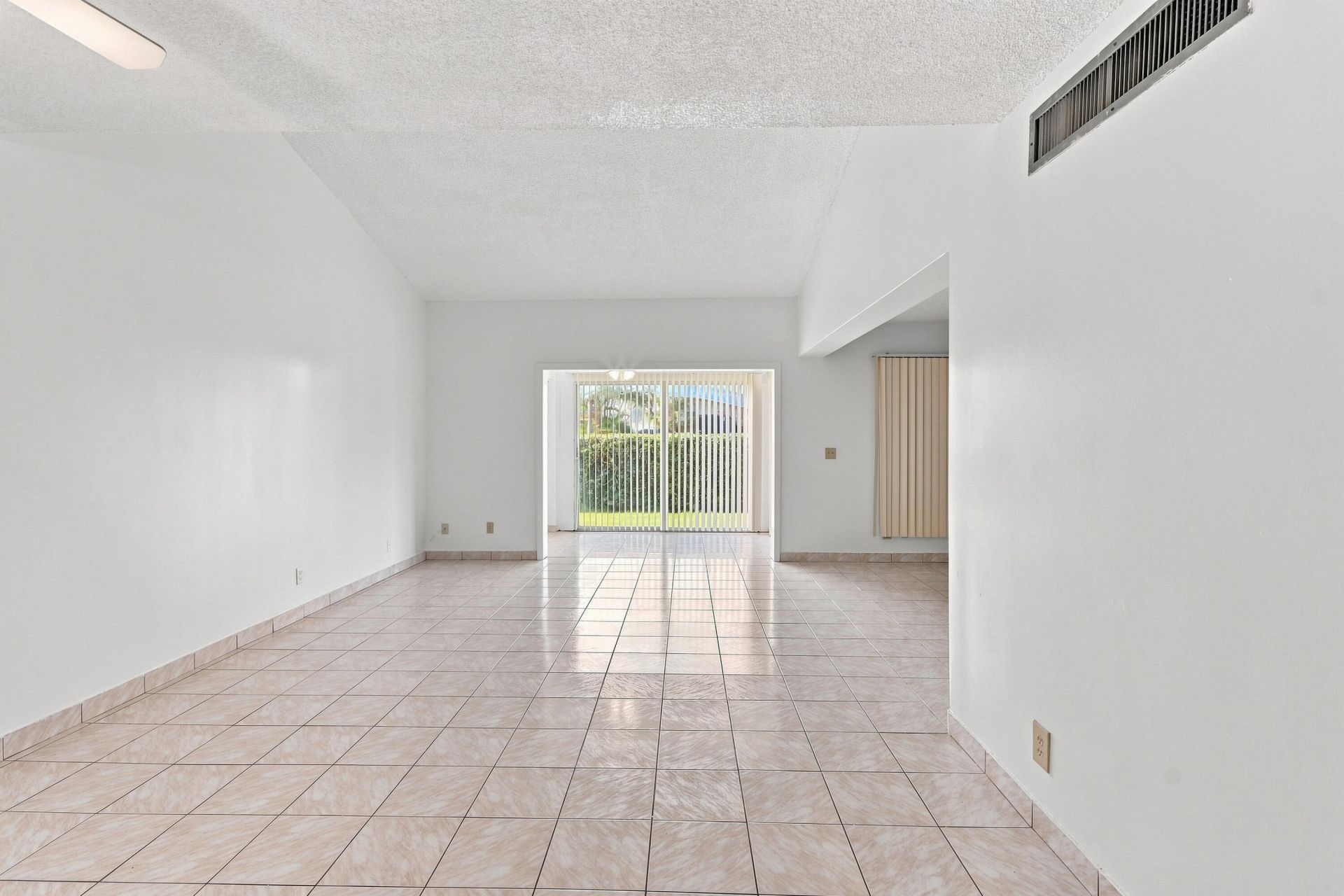2538 Boundbrook Drive S, Unit 137, West Palm Beach, FL 33406 Photo