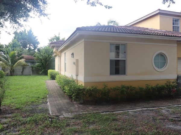 613 NW 21ST Avenue, Pompano Beach, FL 33069