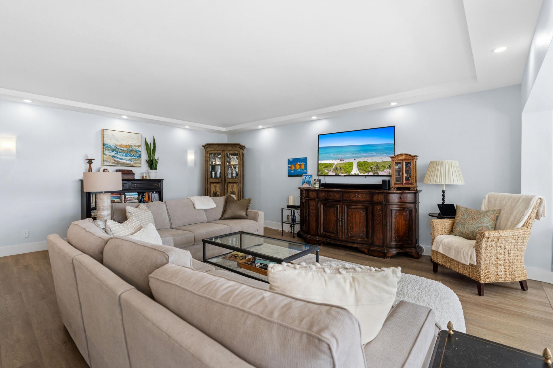 3050 NE 47th Court, Unit 203, Fort Lauderdale, FL 33308 Photo
