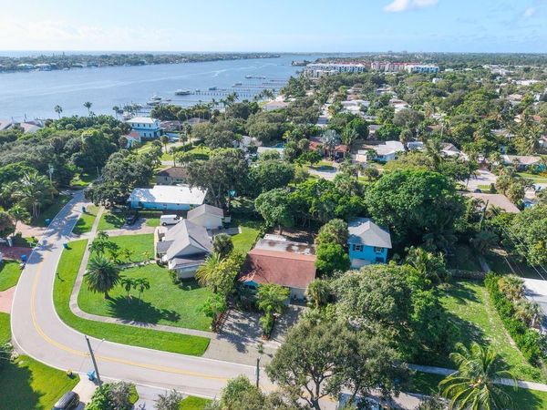 545 S LAKE Drive, Lantana, FL 33462