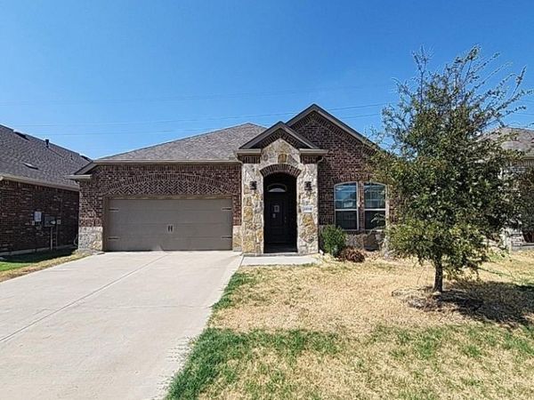 10318 Thunderwood Drive, Aubrey, TX 76227