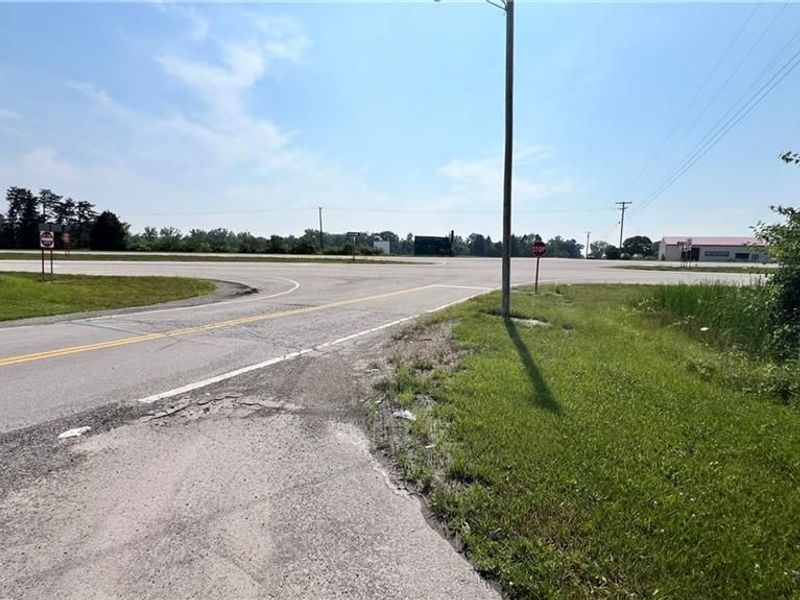 7415 Pleasant Plain Drive, Clayton, OH 45315 Photo 3